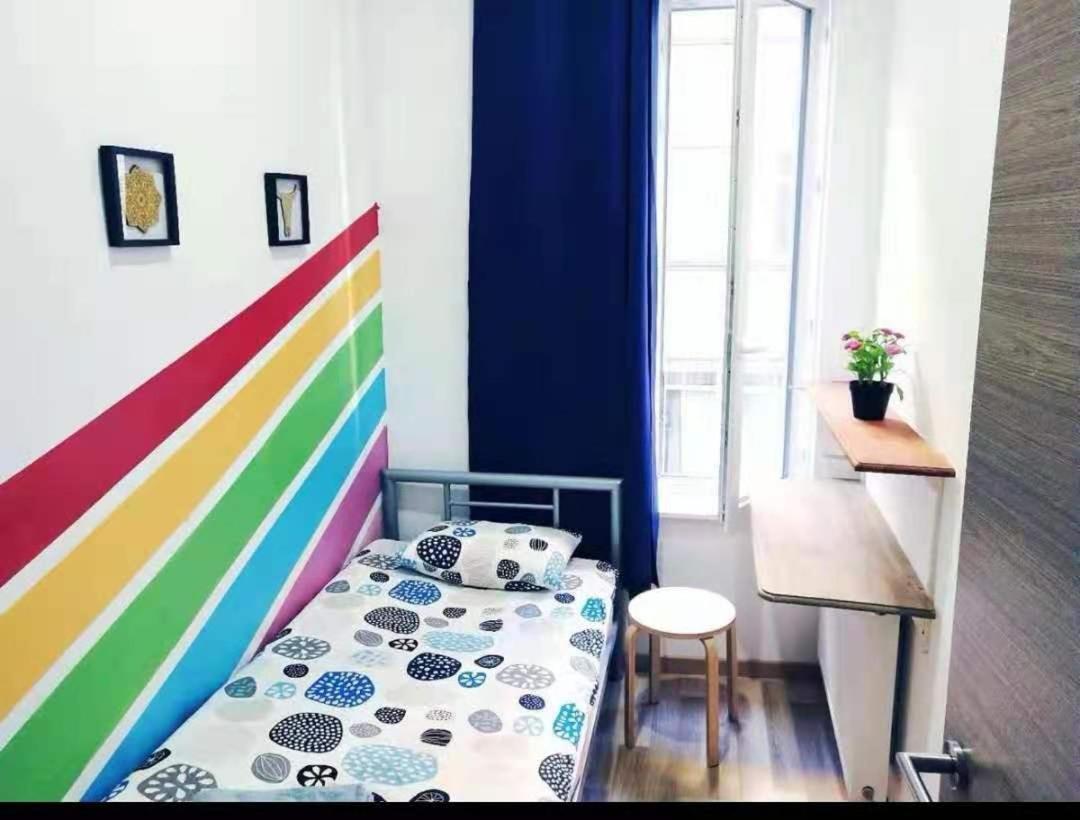 A Private Room With Share The Bathroom Brussels Exterior photo